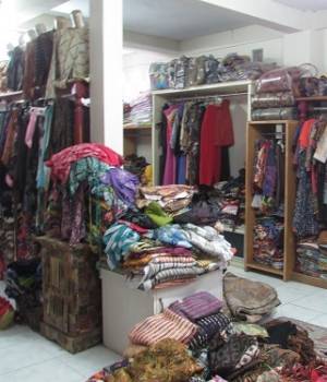 Baju Batik Bule-Bule Clothing